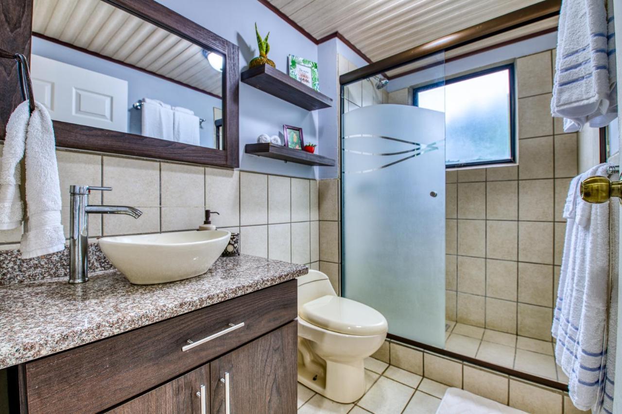 Golden Getaway Apartments Либерия Экстерьер фото